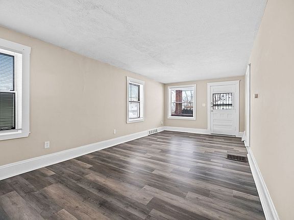 3rd image of 153 Henry St