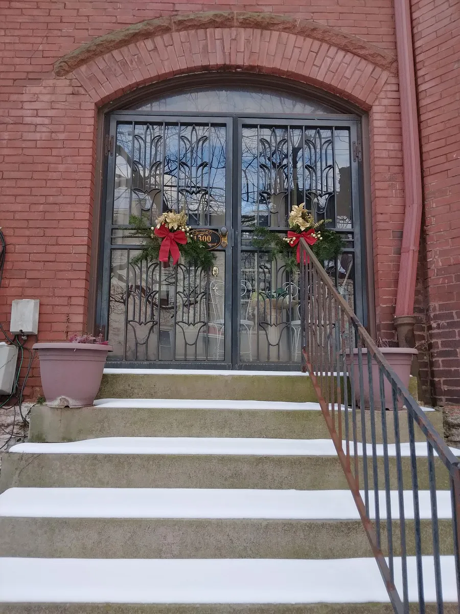Building Photo - 1300 S 3rd St #4