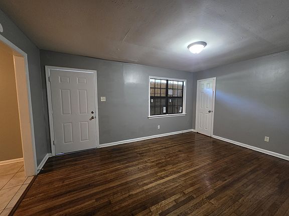 4th image of 1937 Pinedale Ave