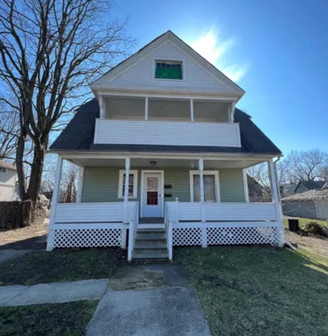 2 bed, $985 — Photo 1