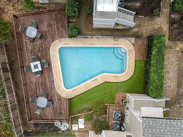 SWIMMING POOL / SUN DECK
New deck coming March 2026