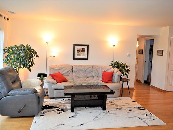 4th image of 1243 E Baldwin Ln Unit 303