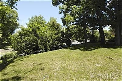 2nd image of 182 Devoe Ave