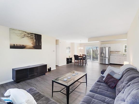 5th image of 2767 Brampton Dr