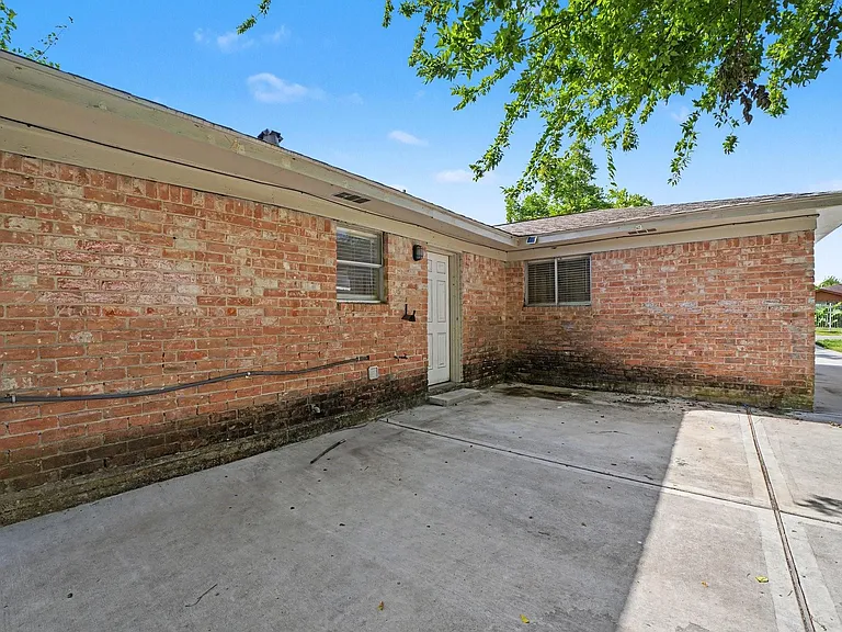 8807 Barton St — Photo 18