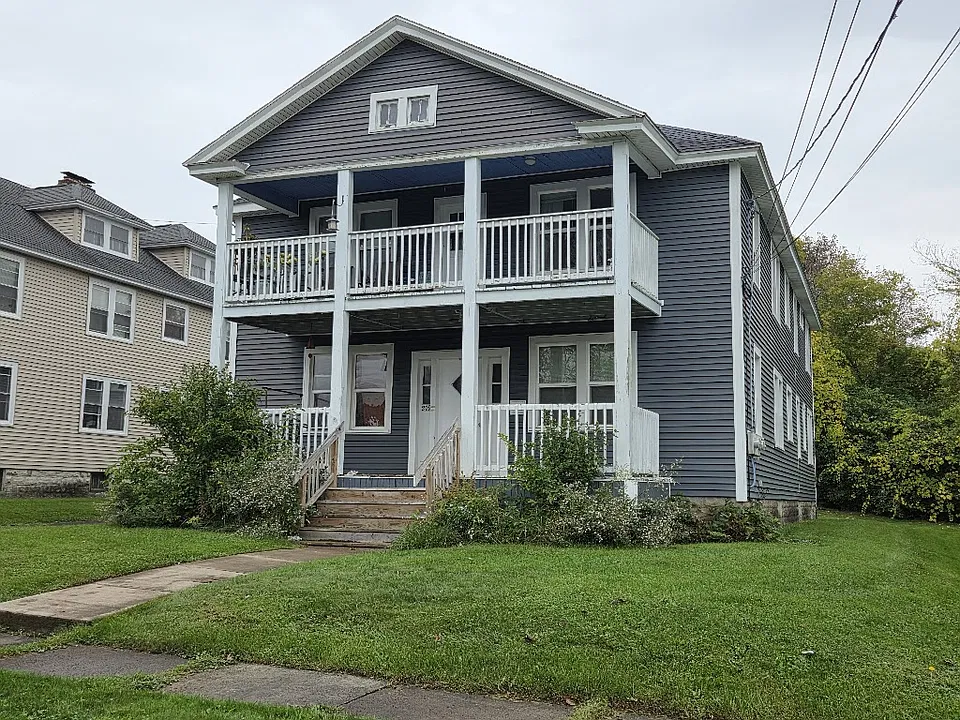 205-209-213 Lamson St #211-2