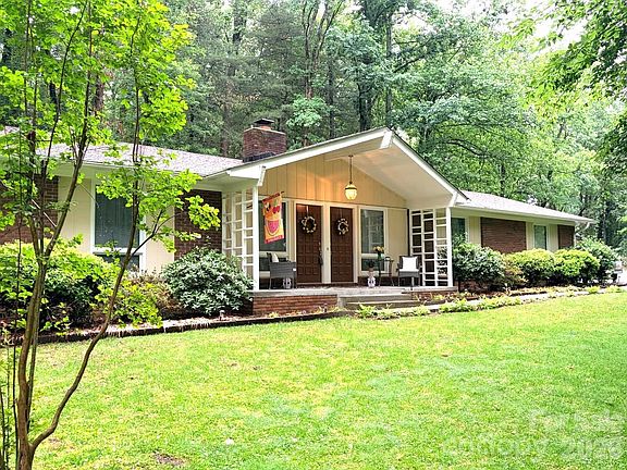 2nd image of 106 E Laurel Ln