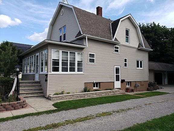 4th image of 616 Huron Ave