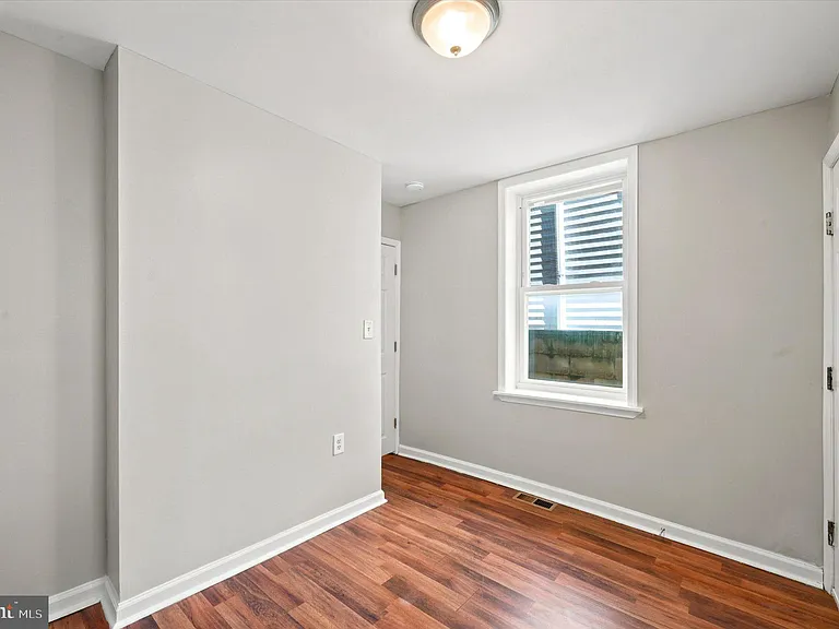 1241 S 8th St — Photo 13