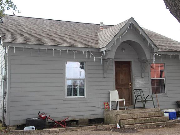 5th image of 108 Charles St