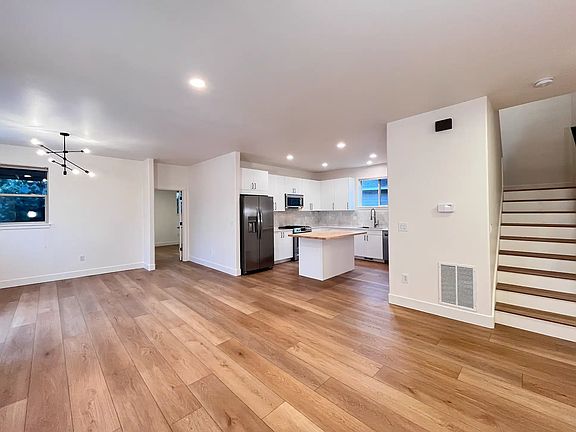 5th image of 63126 Riverstone Dr