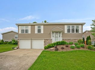 7545 W Hawthorne Ln, Frankfort, IL 60423