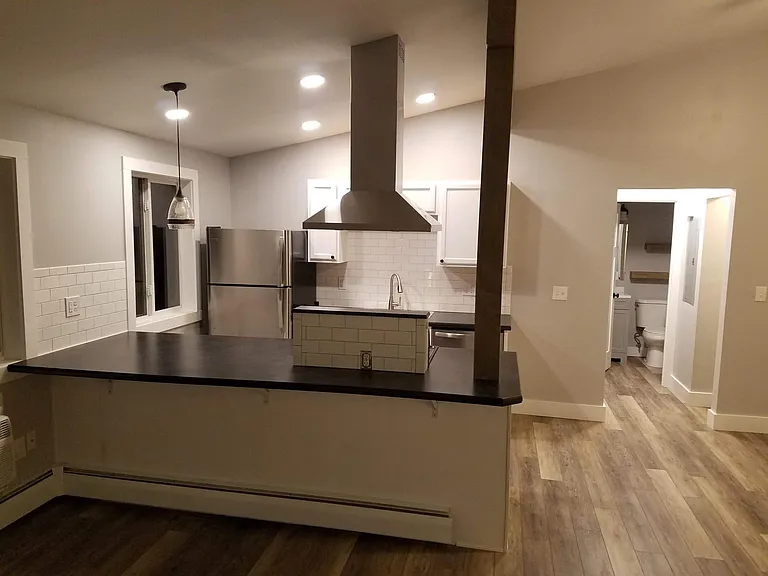 220 Main St — Photo 5