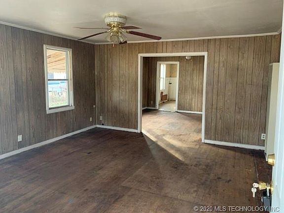 2nd image of 226 W Kiowa Ave