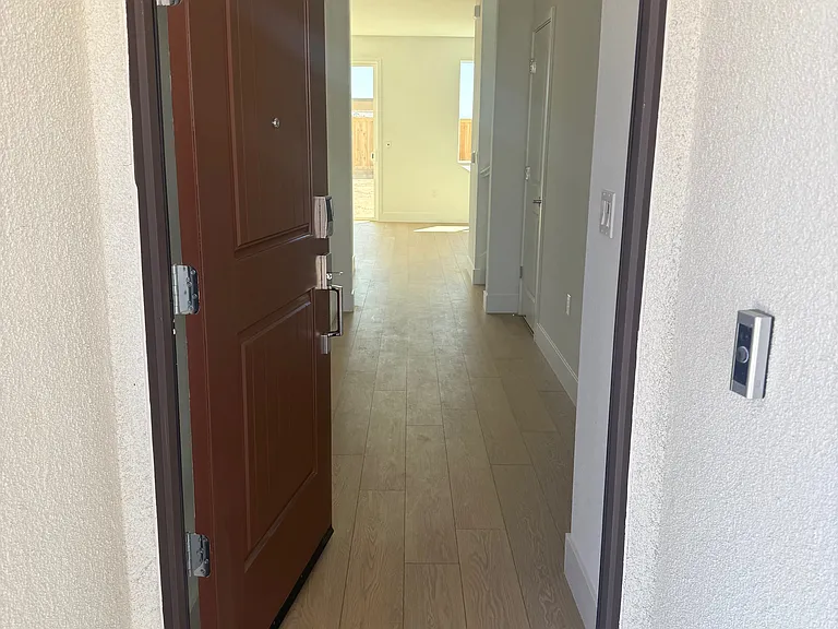 Eagle Ln — Photo 11