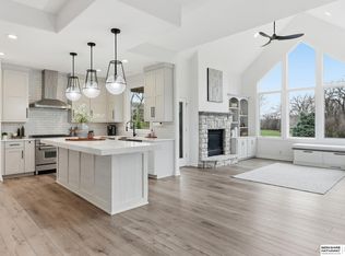 21505 Walnut St, Elkhorn, NE 68022