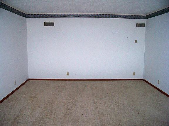 3rd image of 1566 Kingwood Cir