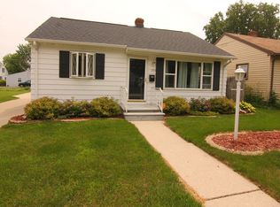 1735 10th Ave, Green Bay, WI 54304