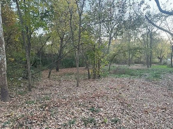 2nd image of 501 Lee Ave