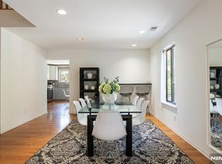 362 Sandcastle Ky, Secaucus, NJ 07094