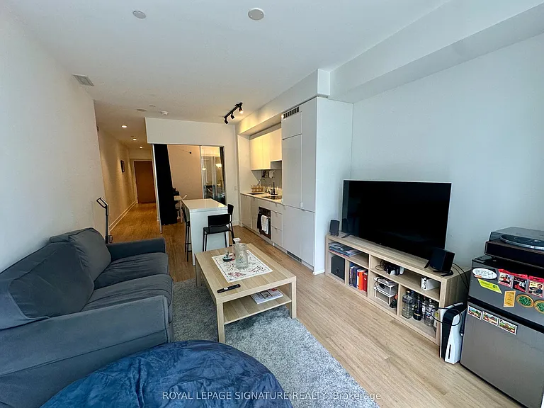 7 Grenville St #702 — Photo 19