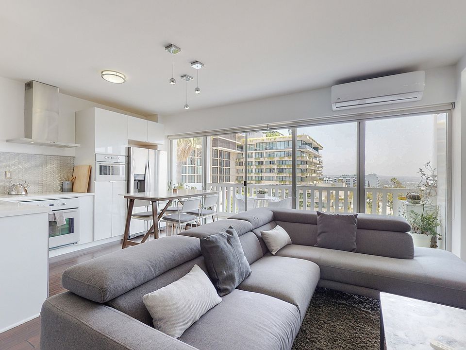 1st image of 999 N Doheny Dr APT 605