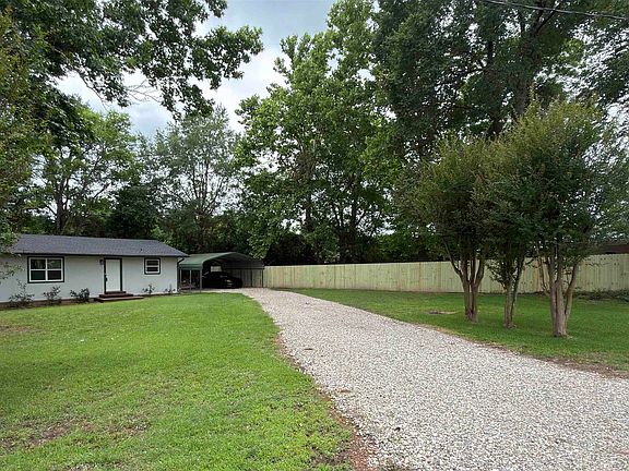 3rd image of 585 State Highway 149