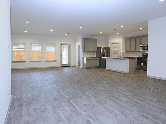 4th image of 1702 Windway Ct