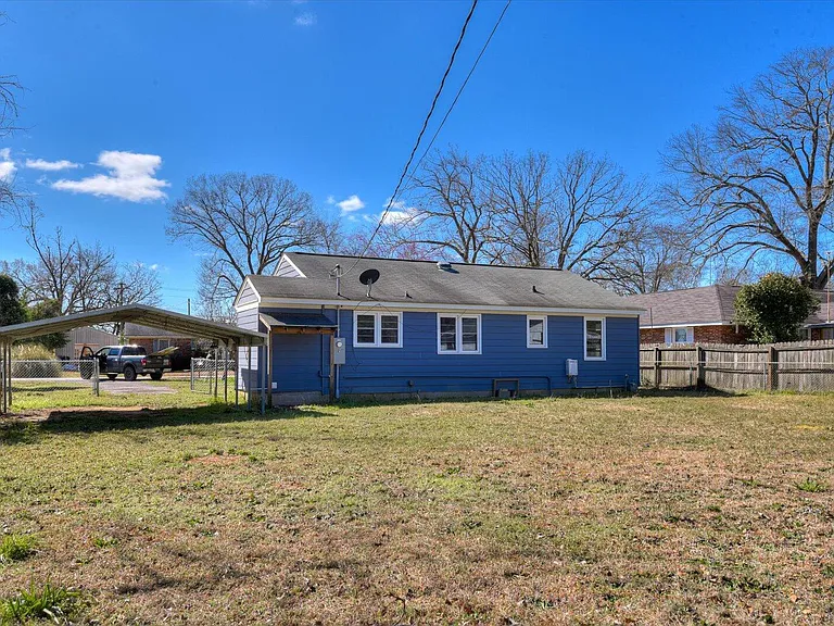 302 Burgess Dr — Photo 29