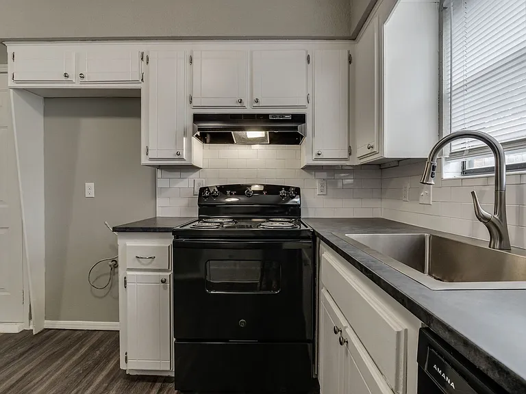 3916 SE 46th St — Photo 15