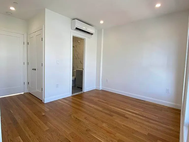 224 7th St #PENTHOUSE — Photo 6