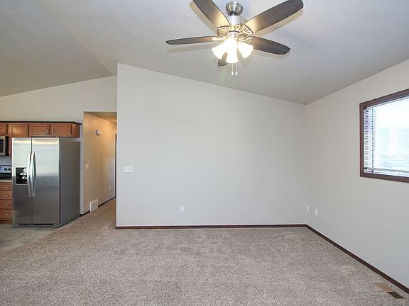 5th image of 1030 Tanner Ct Unit 2