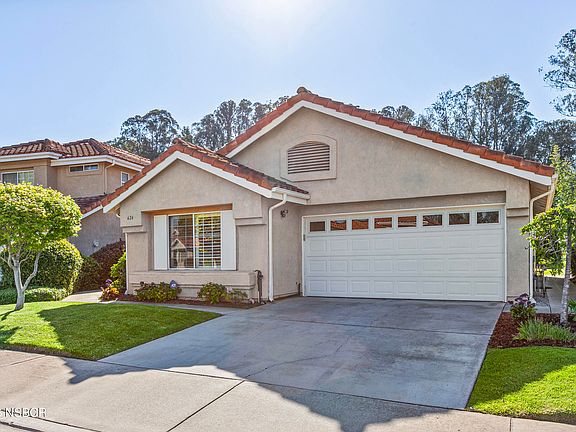 4th image of 626 Riviera Cir