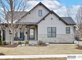 21993 Brookside Ave, Elkhorn, NE 68022