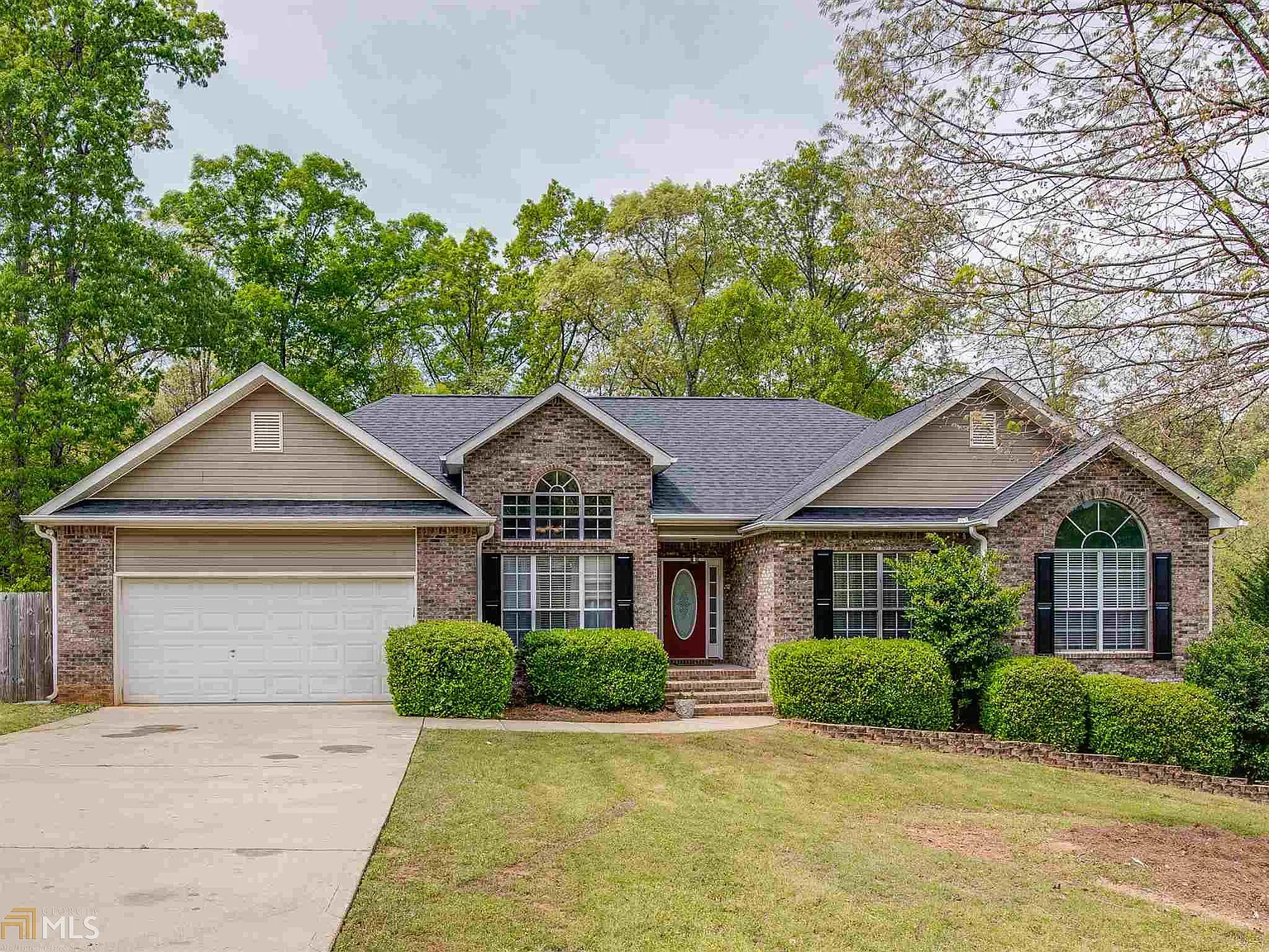 334 Patrick Cir photo 1