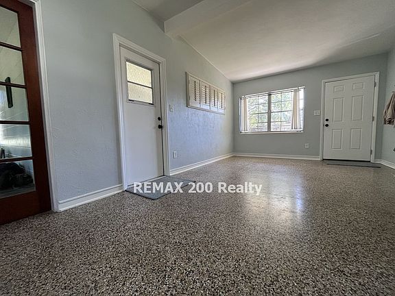 4th image of 1427 Watts Ave