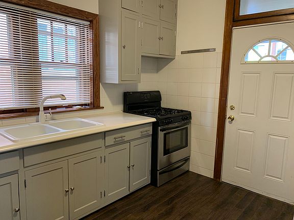 4th image of 6131 N Mozart St #1