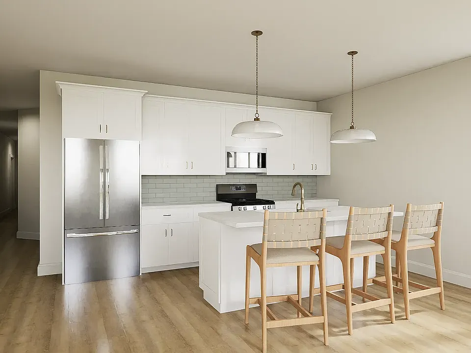 832 W Montrose Ave #2