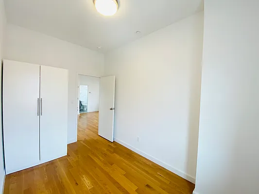 Rented by Mae Equities | media 16