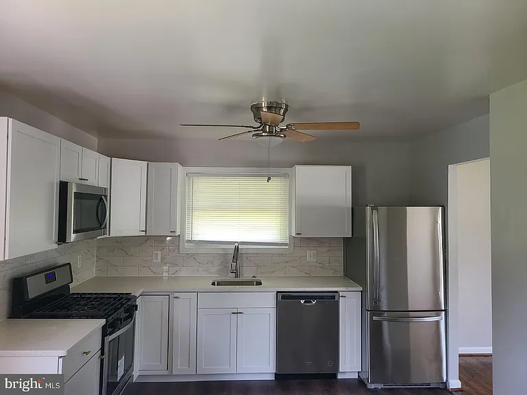 7657 3rd Ave — Photo 8