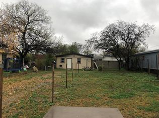 955 Venesa Dr, Eagle Pass, TX 78852