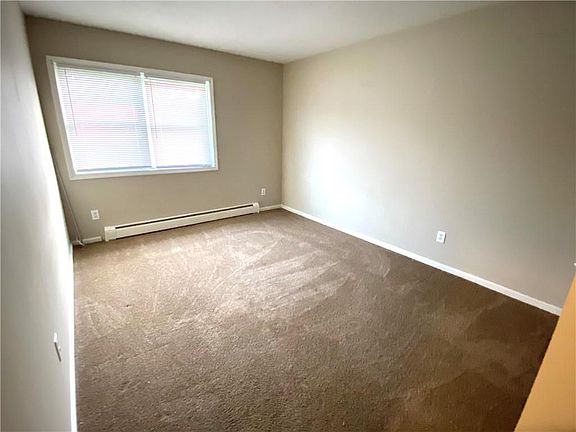 5th image of 2168 Church St APT 4