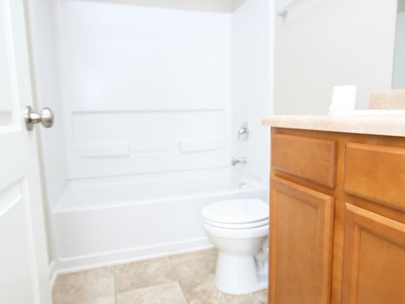 4th image of 225 Bermuda Lakes Dr