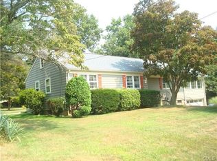 11 Sanford Ave, Trumbull, CT 06611