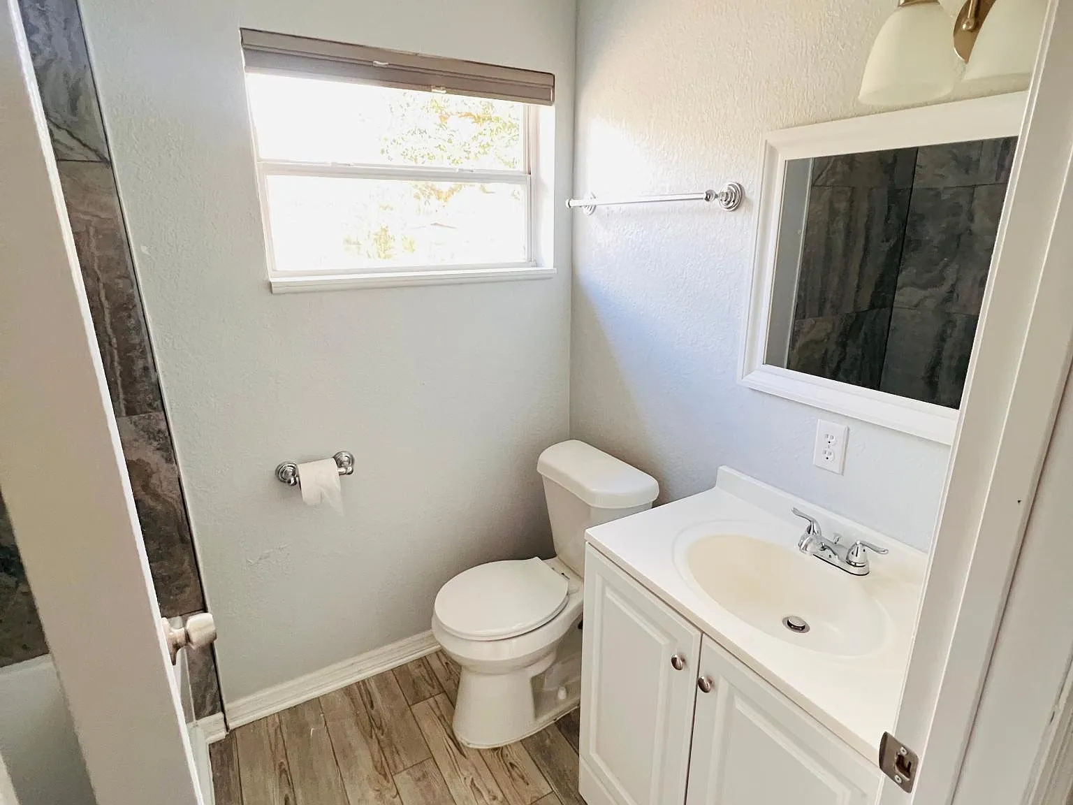 738 N Lorri Ave — Photo 2