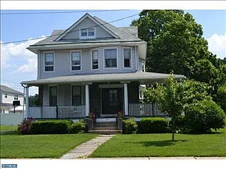 127 W Winona Ave photo 1