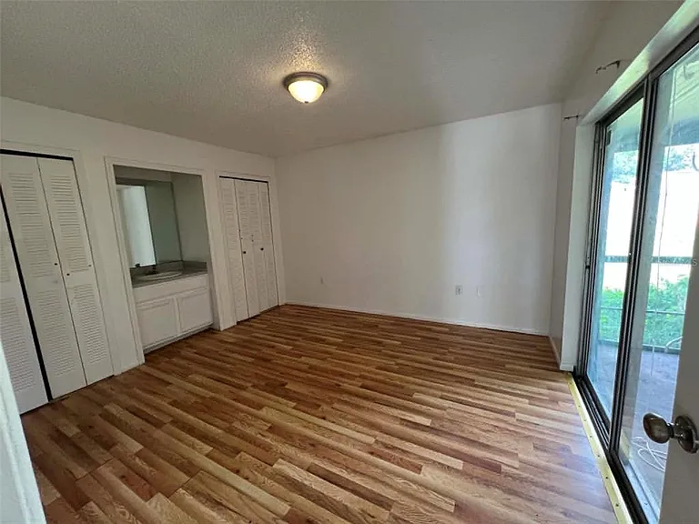 1109 Woodman Way — Photo 5