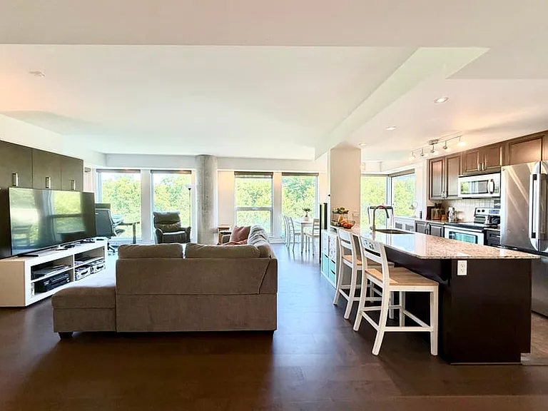 250 Lett St #303 — Photo 2