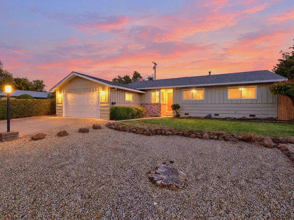 2069 Meadowbrook Dr, Redding, CA 96001