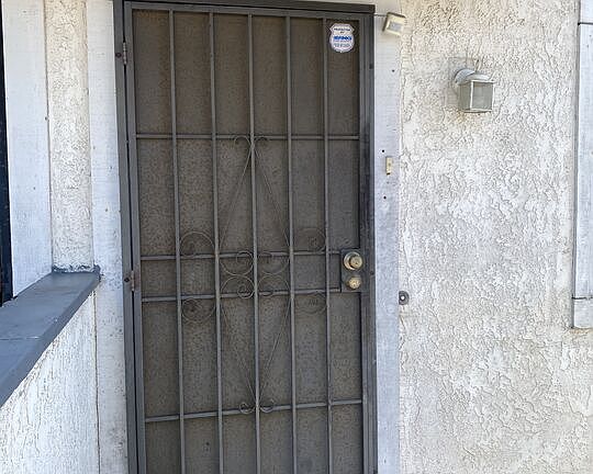 4th image of 14621 S Berendo Ave APT 7